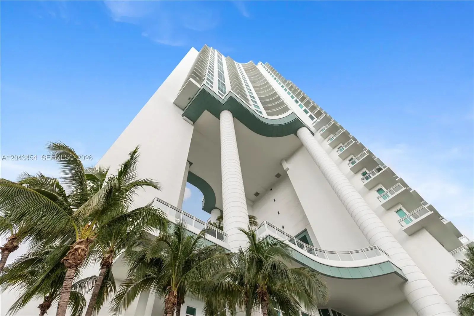 2 bedroom 2 bath Residential for sale at 900 Brickell Key Blvd # 503, Miami FL 33131