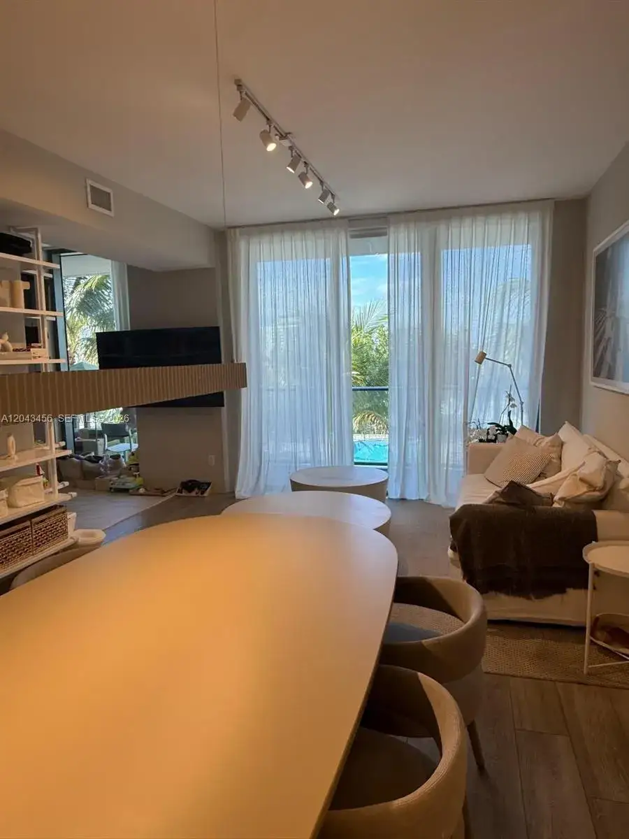 2 bedroom 2 bath Residential Lease for rent at 2960 NE 207th St # 712, Aventura FL 33180