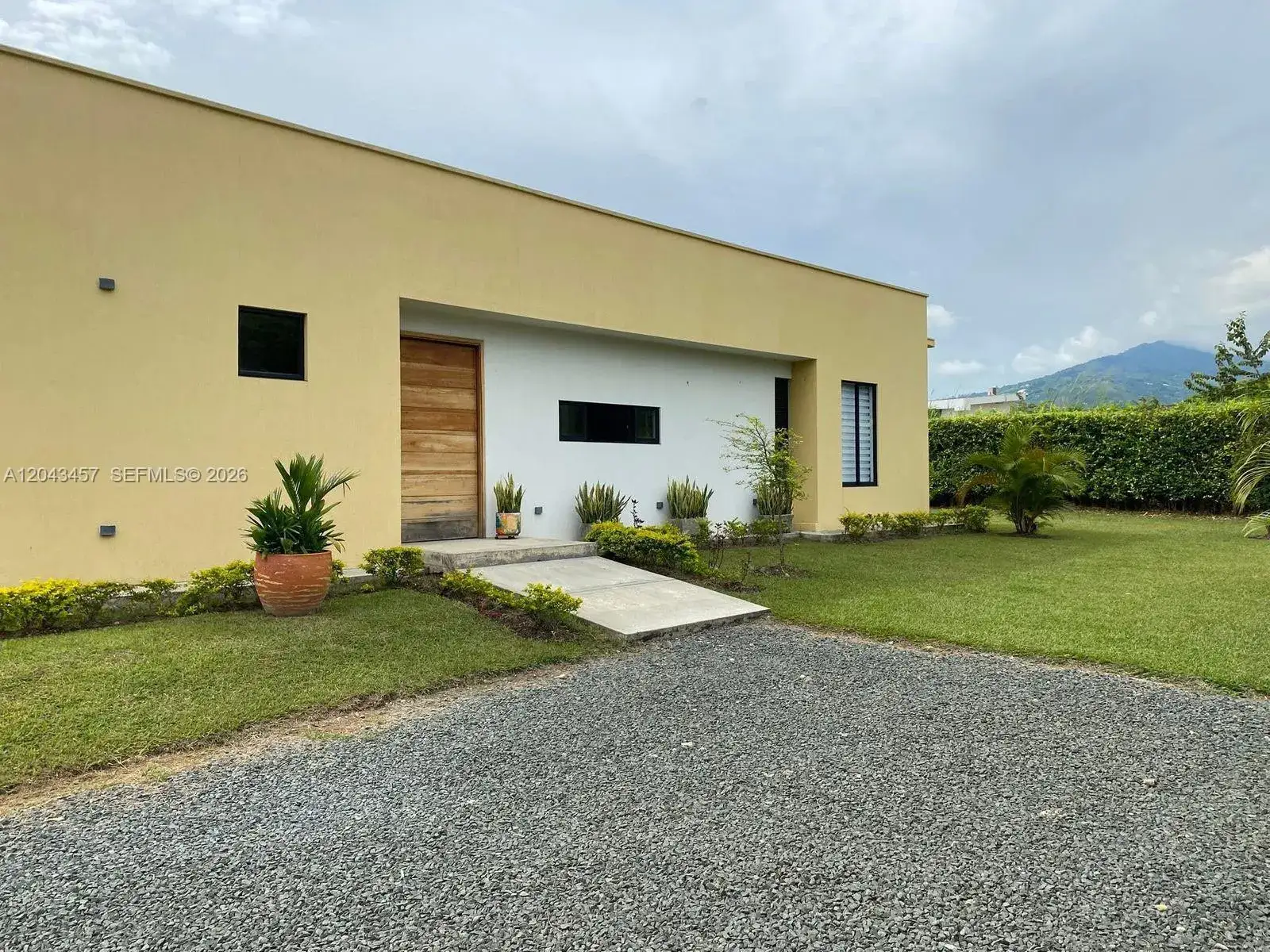 4 bedroom 3 bath Residential for sale at 0 GINEBRA VALLE COL, FL