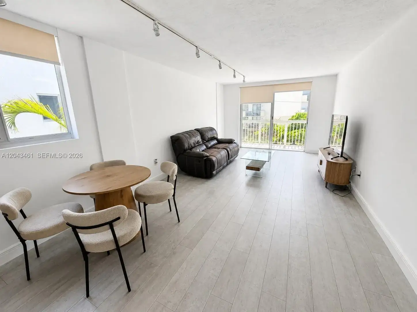 1 bedroom 1 bath Residential Lease for rent at 1670 Bay Rd # 3D, Miami Beach FL 33139