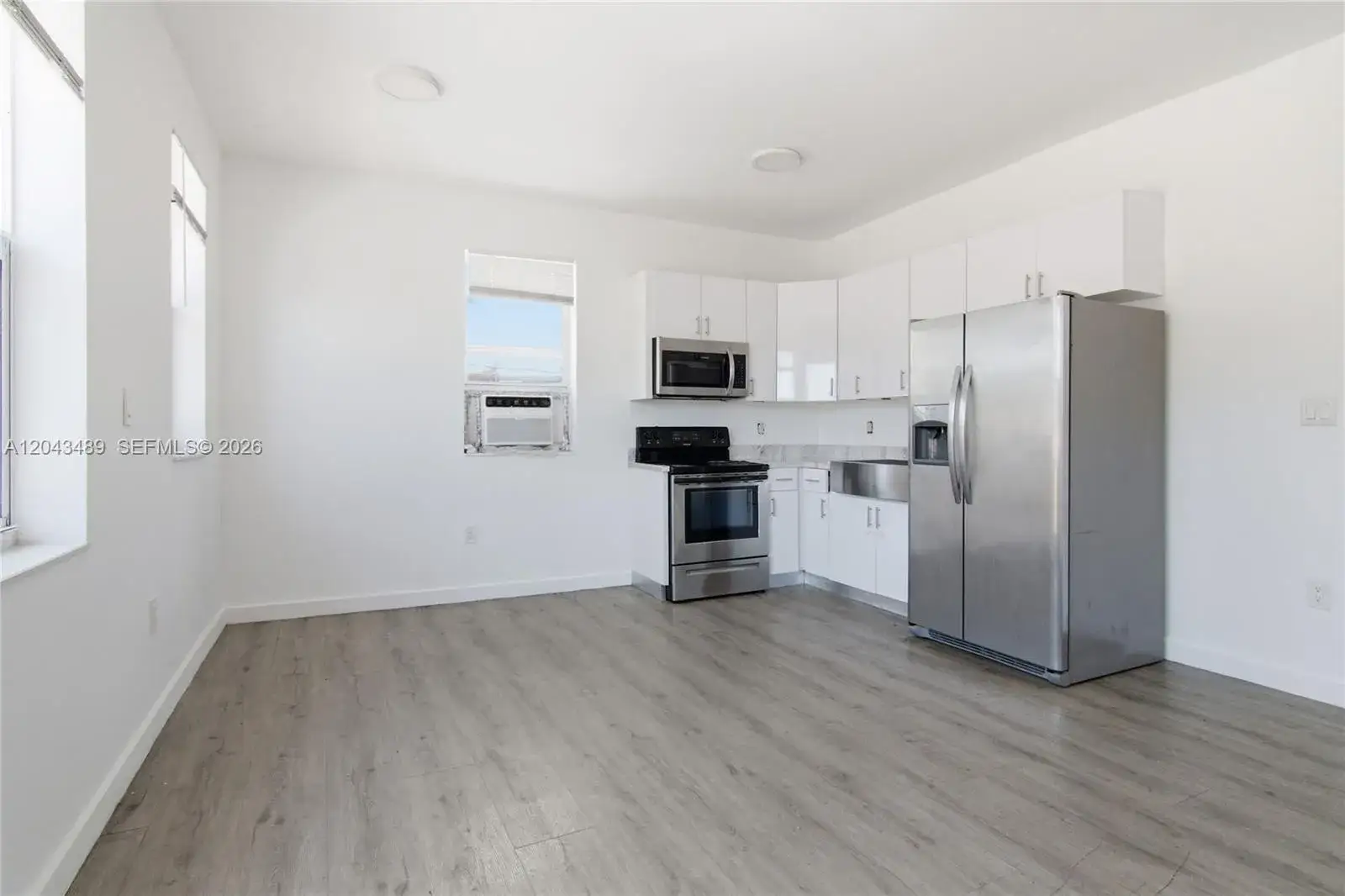 1 bedroom 1 bath Residential Lease for rent at 402 NW 12th Ave # 205, Miami FL 33128