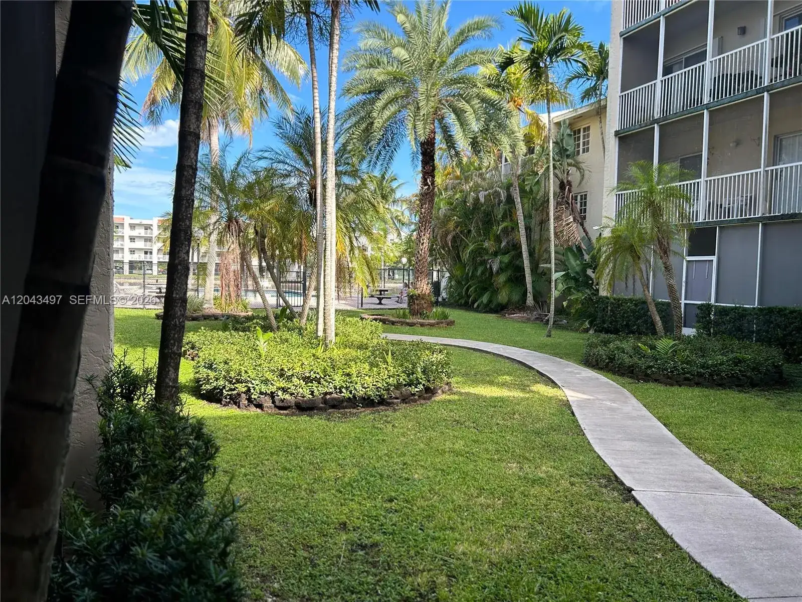 2 bedroom 2 bath Residential Lease for rent at 21121 SW 85th Ave # 111, Cutler Bay FL 33189