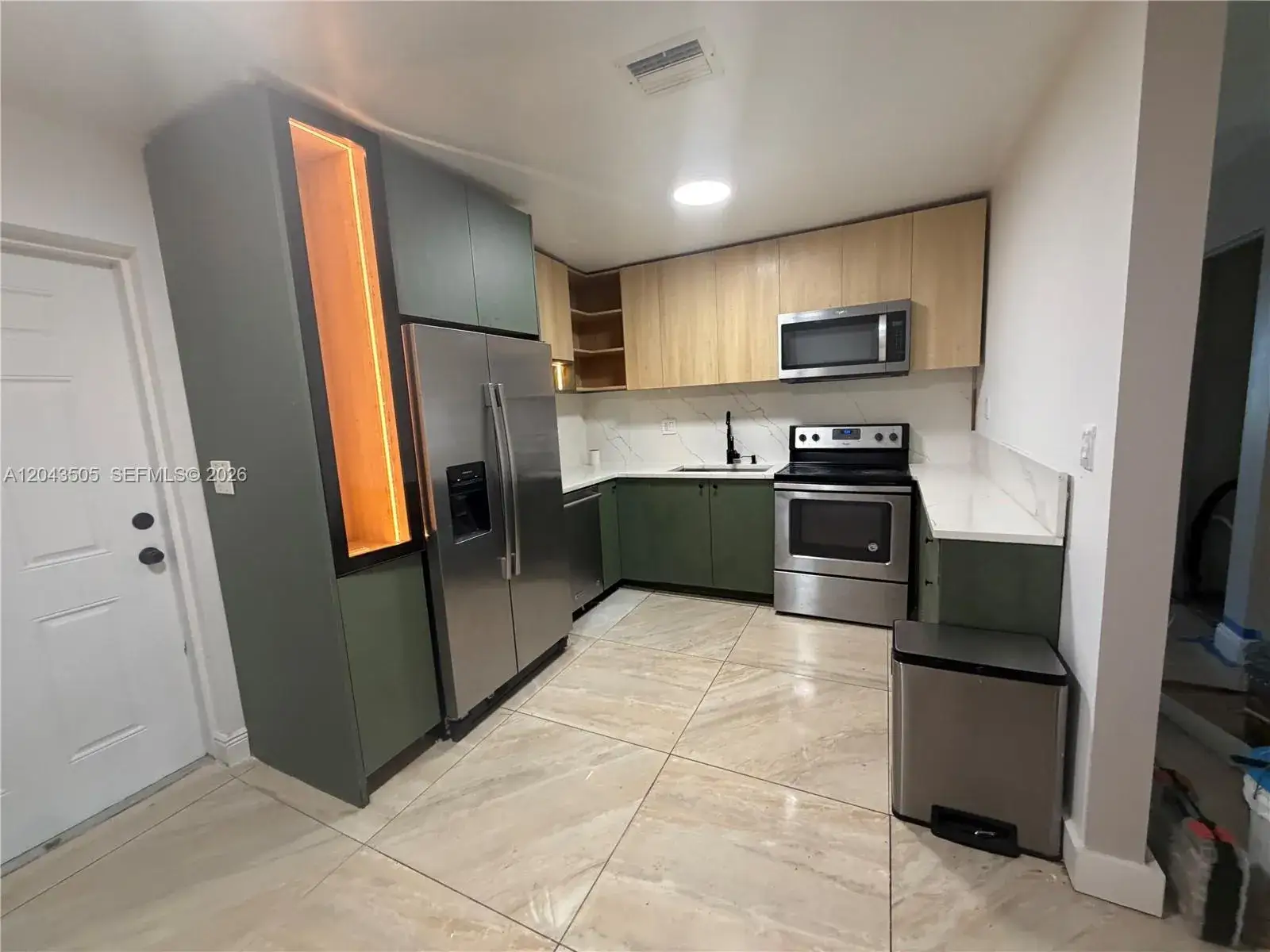 2 bedroom 1 bath Residential Lease for rent at 1955 Wiley St # a, Hollywood FL 33020