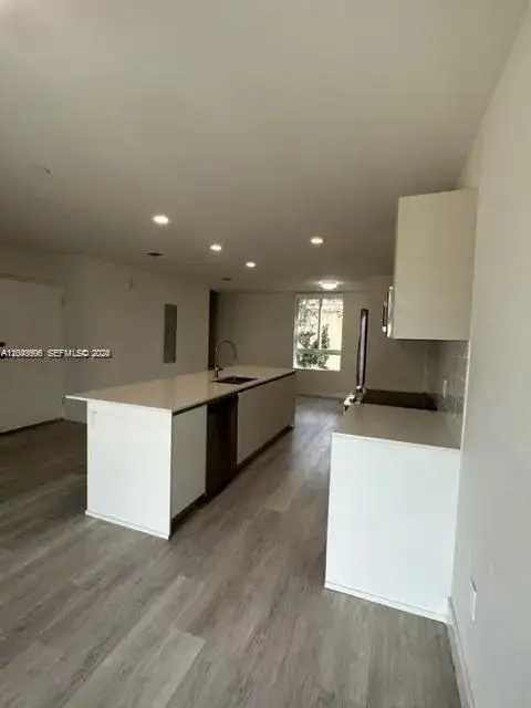 2 bedroom 2 bath Residential for sale at 2561 NE 193rd St # 1208, Miami FL 33180