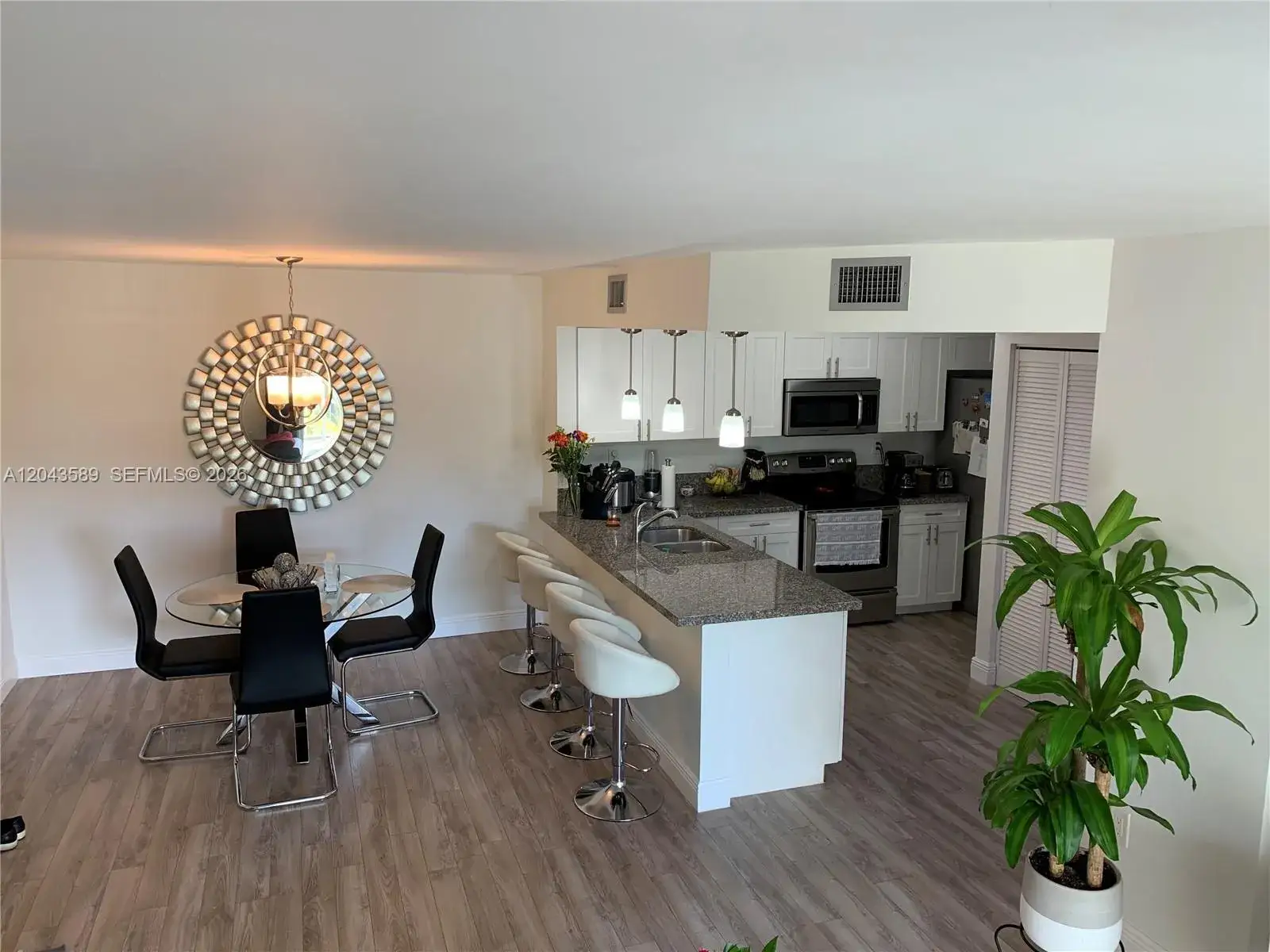 1 bedroom 1 bath Residential for sale at 8660 SW 212th St # 305, Cutler Bay FL 33189