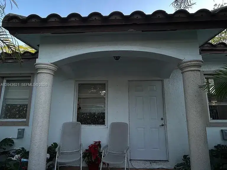 2 bedroom 1 bath Residential Lease for rent at 3800 SW 29th St # 3800, Miami FL 33134