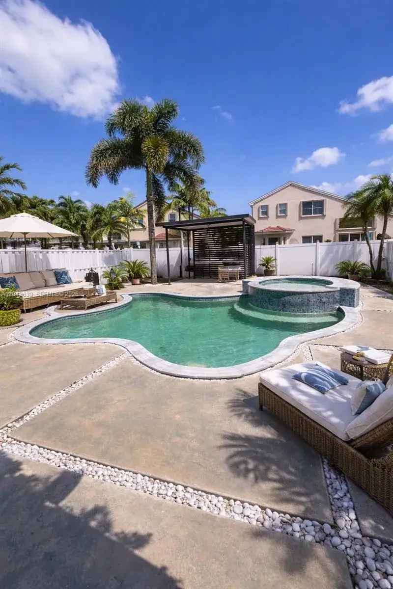 3 bedroom 2 bath Residential for sale at 19227 NW 22nd St, Pembroke Pines FL 33029