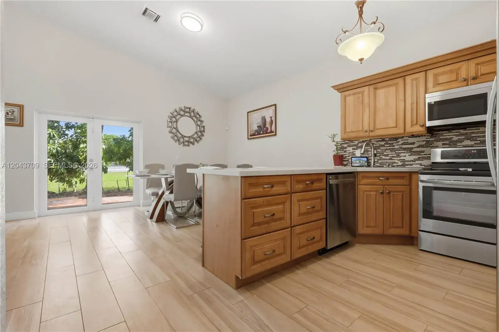 3 bedroom 2 bath Residential for sale at 610 SE 12th Ter, Homestead FL 33033