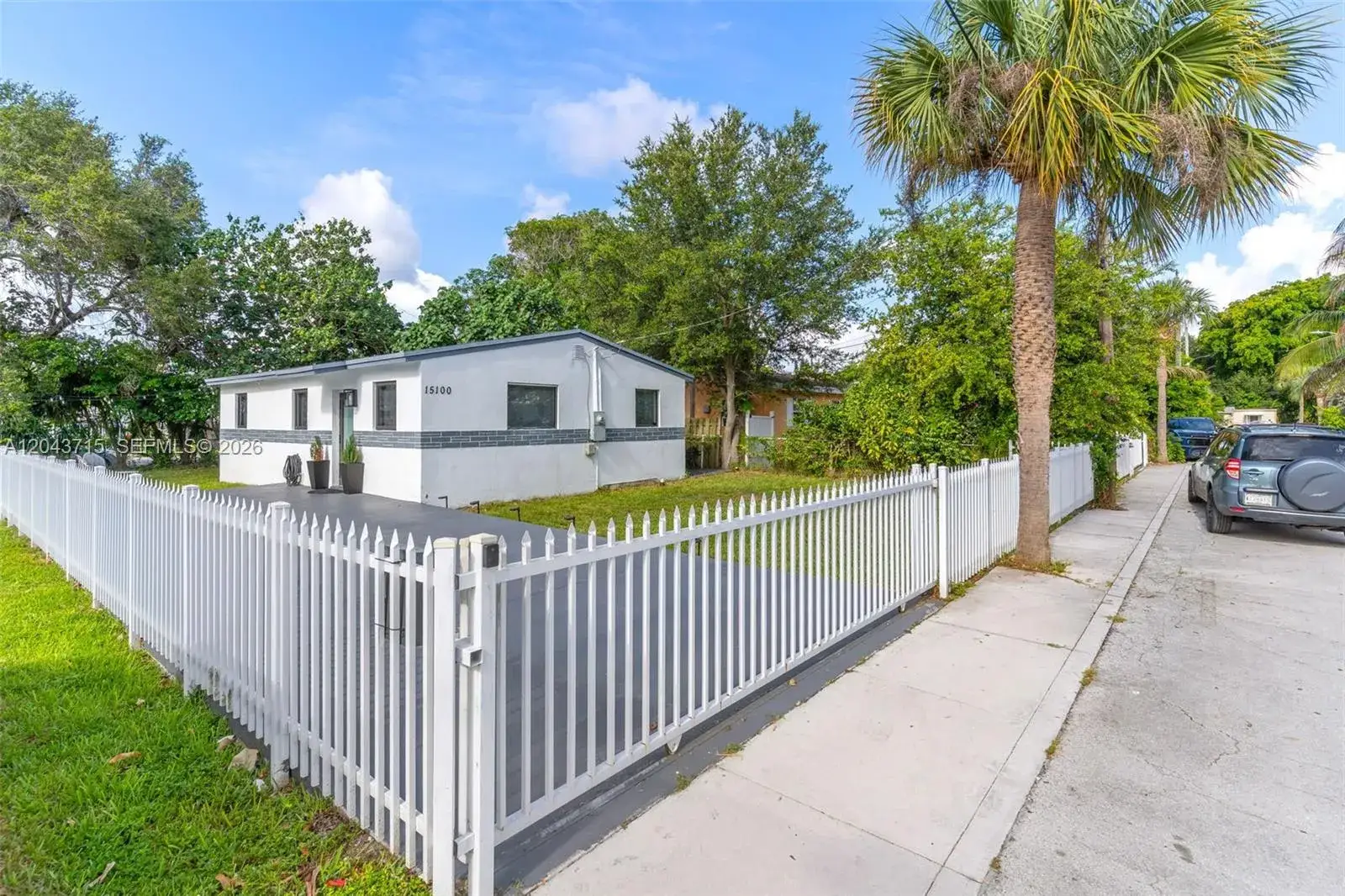 3 bedroom 2 bath Residential for sale at 15100 NE 14th Ct, North Miami Beach FL 33162