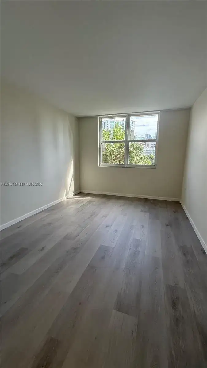 1 bedroom 1 bath Residential Lease for rent at 300 Bayview Dr # 211, Sunny Isles Beach FL 33160