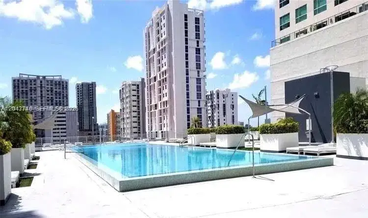 1 bedroom 1 bath Residential Lease for rent at 690 SW 1st Ct # 1019, Miami FL 33130