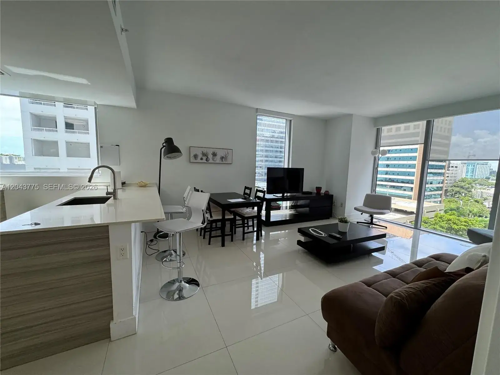 1 bedroom 1 bath Residential Lease for rent at 1300 Brickell Bay Dr # 901, Miami FL 33131