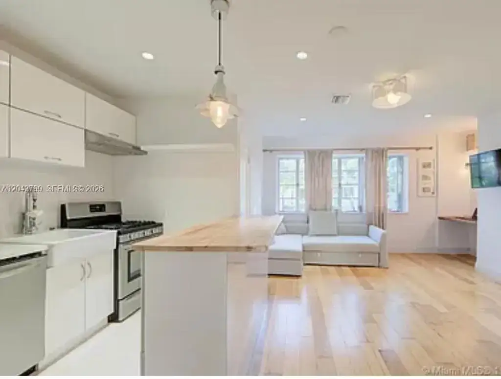 1 bedroom 1 bath Residential Lease for rent at 840 Michigan Ave # 7, Miami Beach FL 33139