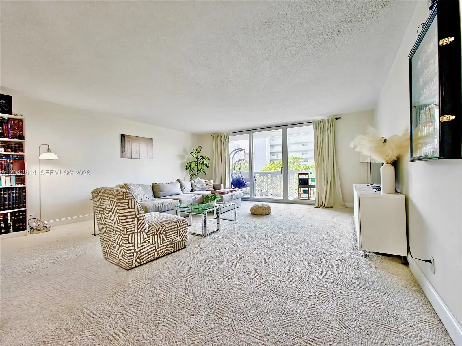 2 bedroom 2 bath Residential for sale at 400 NE 12th Ave # 306, Hallandale Beach FL 33009