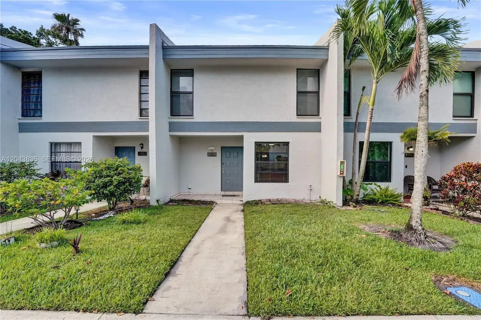 3 bedroom 2 bath Residential for sale at 9220 NW 14th St # 272, Pembroke Pines FL 33024
