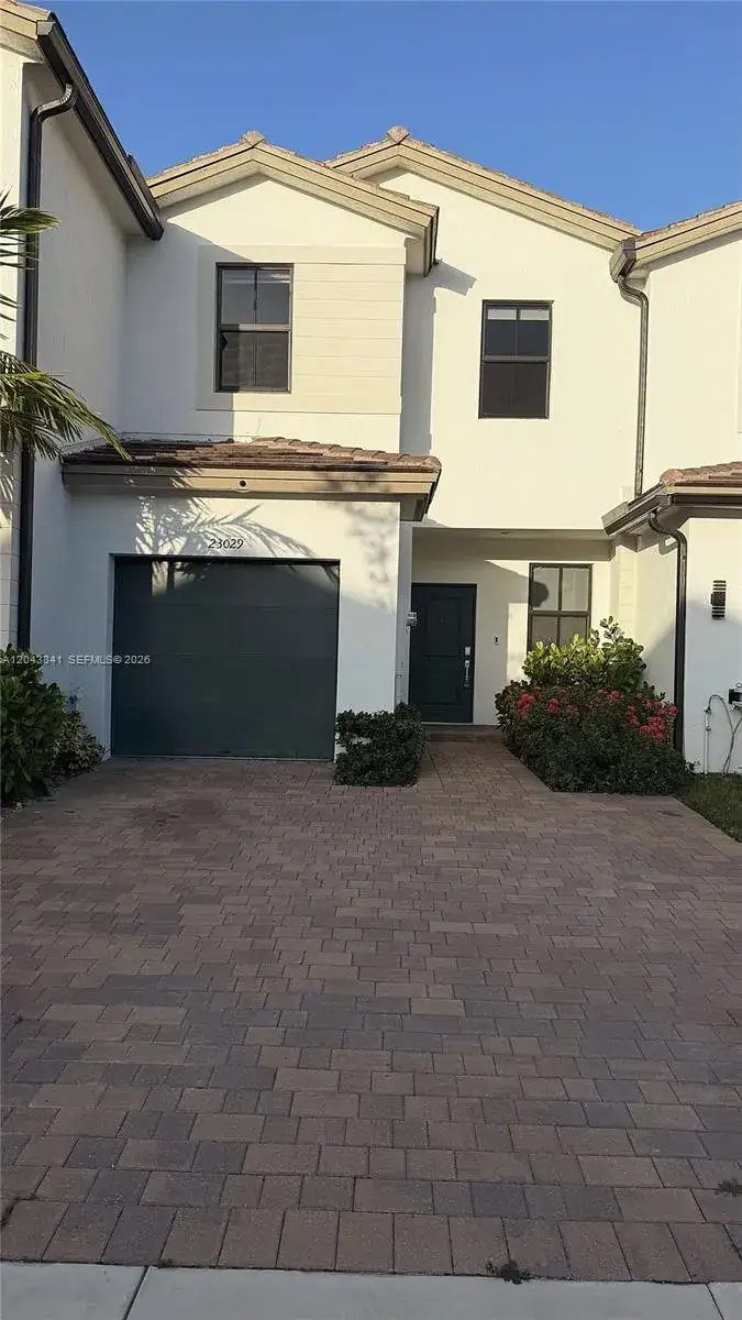 3 bedroom 2 bath Residential for sale at 23013 SW 128th Pl, Miami FL 33170