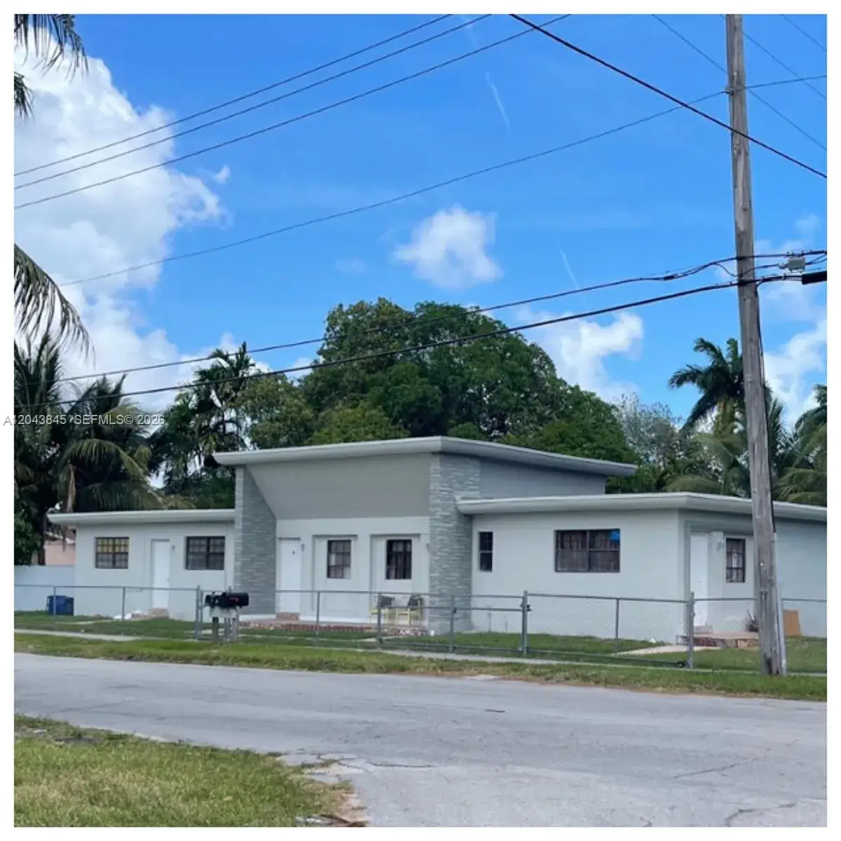 1 bedroom 1 bath Residential Lease for rent at 1301 NE 110th St # 3, Miami FL 33161