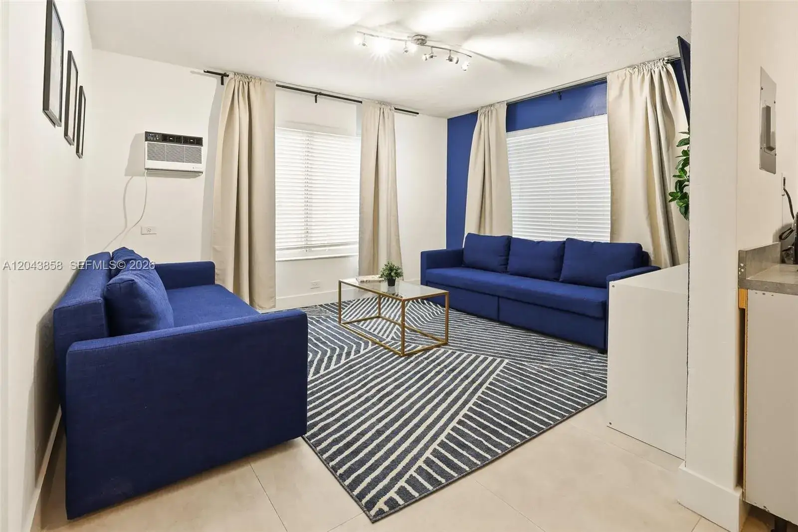 1 bedroom 1 bath Residential Lease for rent at 7340 Harding Ave # 4, Miami Beach FL 33141