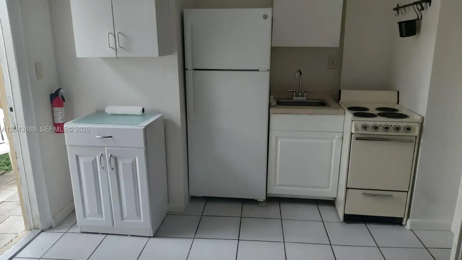 1 bath Residential Lease for rent at 2130 Garfield St # B, Hollywood FL 33020