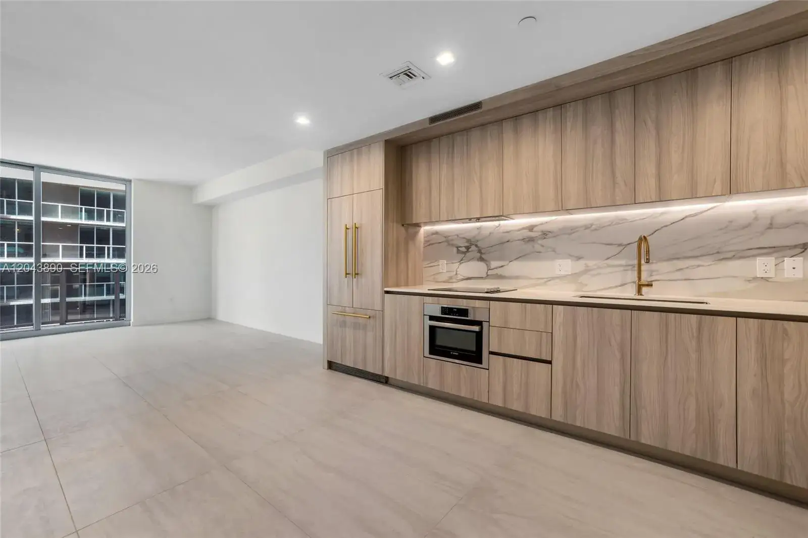 1 bedroom 1 bath Residential for sale at 77 SE 5th Street # 1708, Miami FL 33131