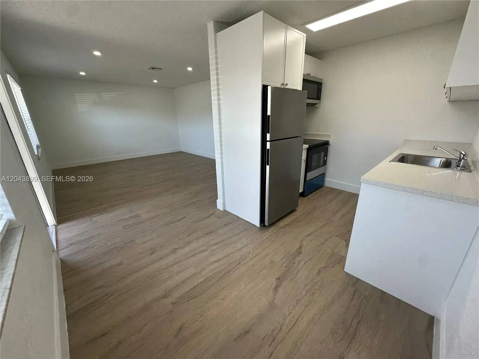 1 bedroom 1 bath Residential Lease for rent at 899 NE 15th Street # 3, Fort Lauderdale FL 33304