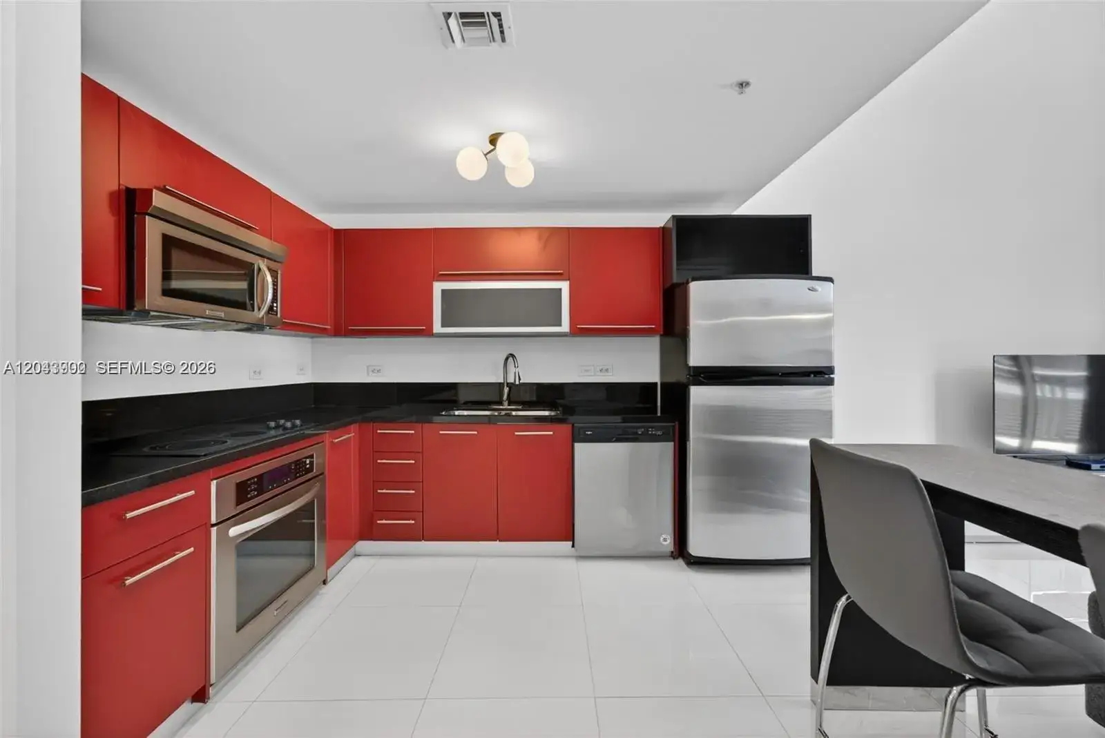 1 bedroom 1 bath Residential Lease for rent at 253 NE 2nd St # 424, Miami FL 33132