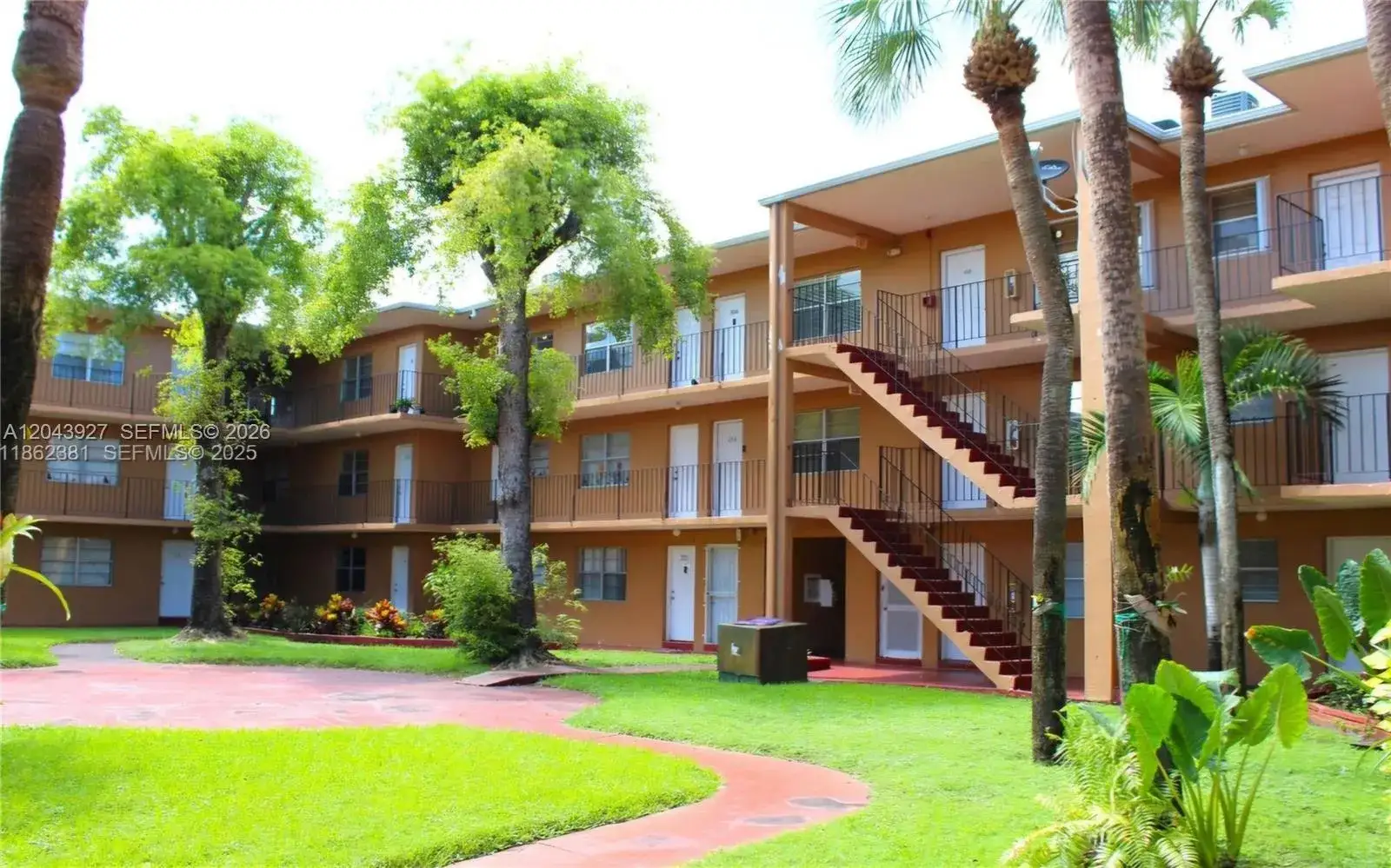 1 bedroom 1 bath Residential for sale at 1230 W 54th St # 218A, Hialeah FL 33012