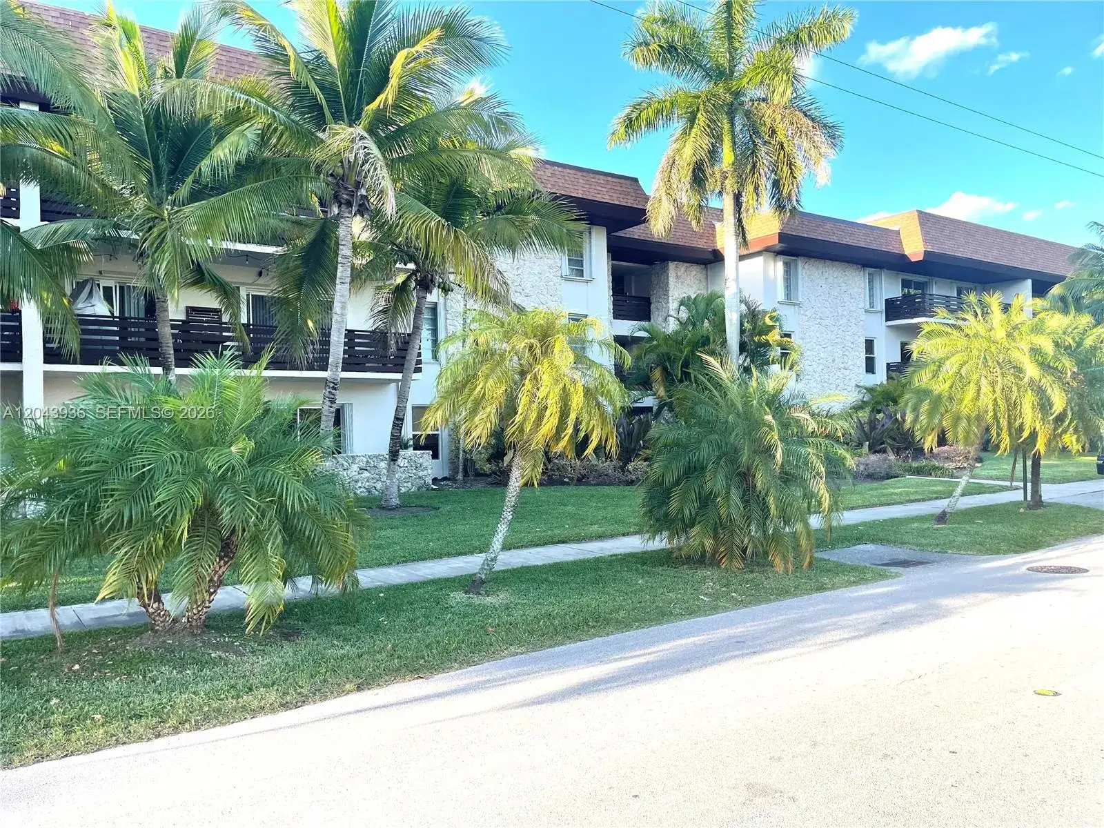 1 bedroom 1 bath Residential Lease for rent at 7477 SW 82nd St # C318, Miami FL 33143