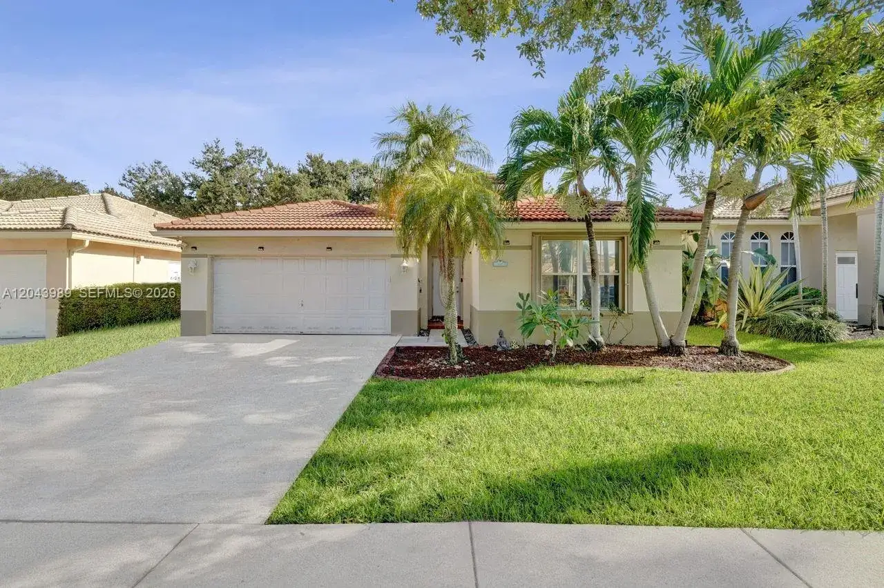 4 bedroom 2 bath Residential for sale at 14003 N Cypress Cove Cir, Davie FL 33325