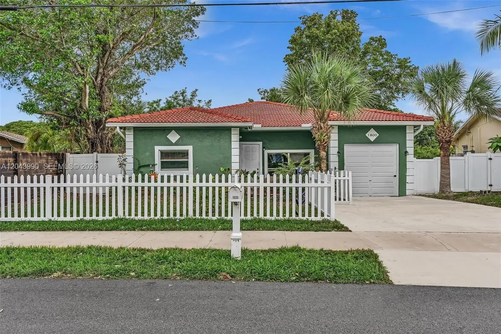 3 bedroom 2 bath Residential for sale at 1800 NW 3rd Ct, Fort Lauderdale FL 33311