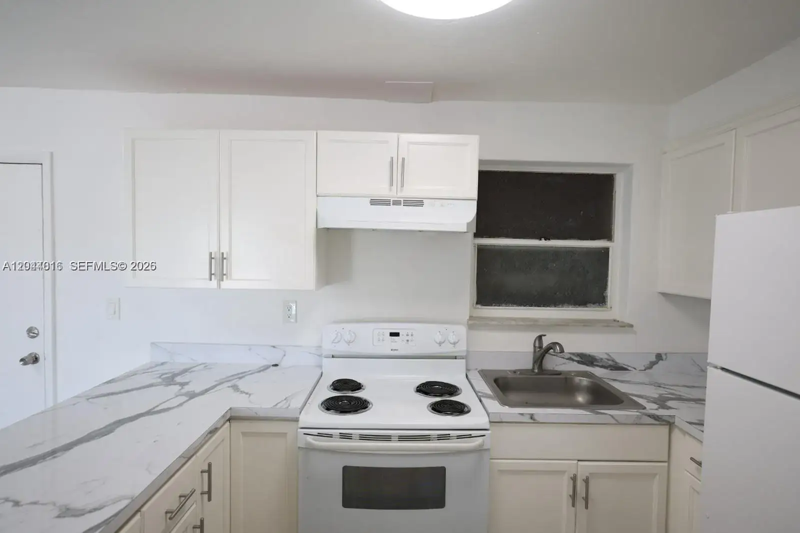 2 bedroom 1 bath Residential Lease for rent at 3501 W 11th Ave # 202, Hialeah FL 33012