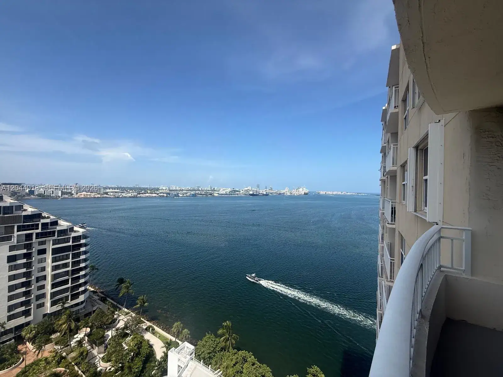 1 bedroom 1 bath Residential Lease for rent at 770 Claughton Island Dr # 2109, Miami FL 33131