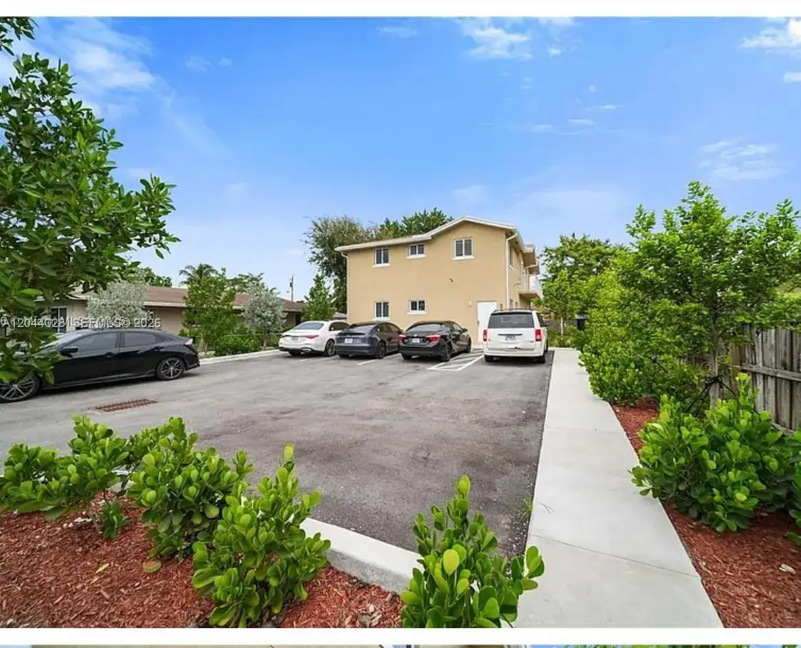 2 bedroom 2 bath Residential Lease for rent at 2311 Scott St # 2, Hollywood FL 33020