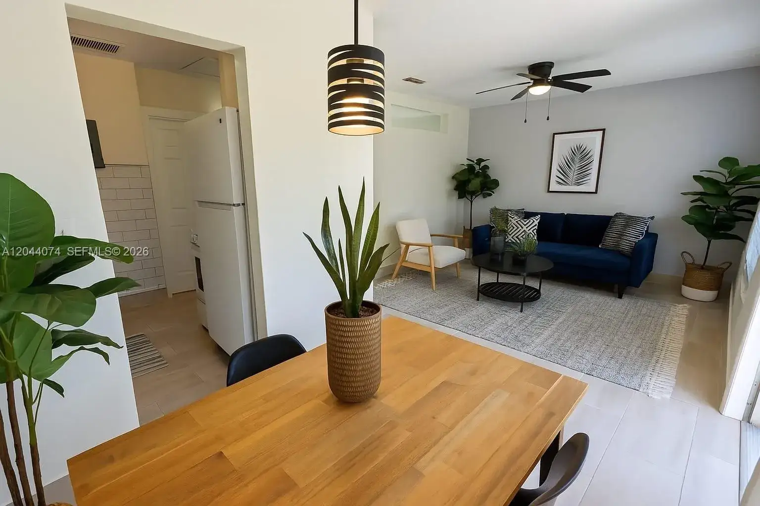 1 bedroom 1 bath Residential Lease for rent at 120 NE 10th Ave # 3, Hallandale Beach FL 33009
