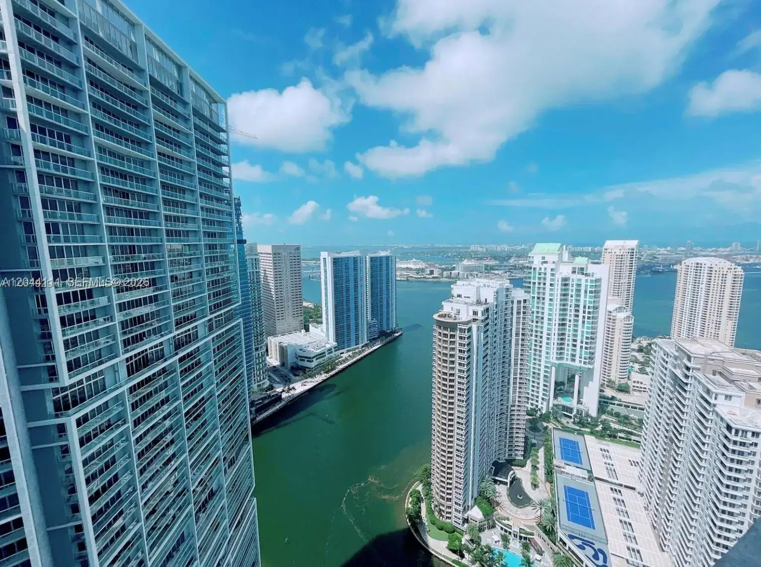 2 bedroom 2 bath Residential Lease for rent at 495 Brickell Ave # 4804, Miami FL 33131