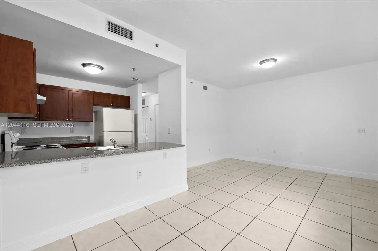 2 bedroom 2 bath Residential Lease for rent at 2421 W 78th St # 104, Hialeah FL 33016
