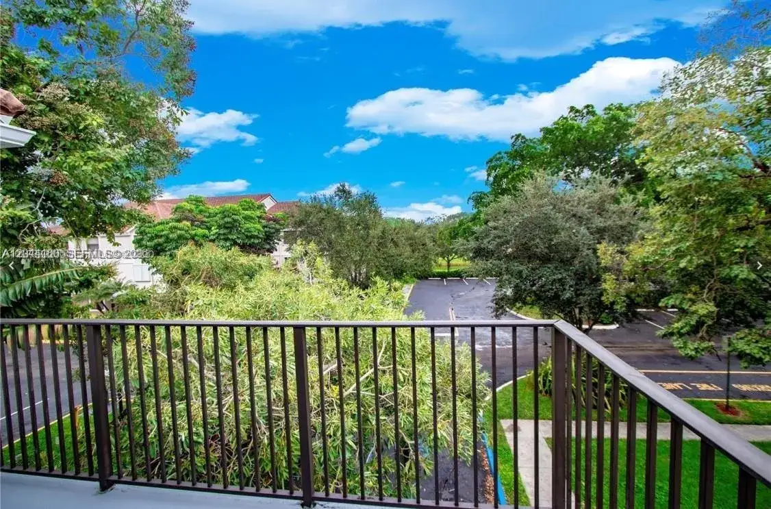 1 bedroom 1 bath Residential Lease for rent at 10105 W Sunrise Blvd # 303, Plantation FL 33322