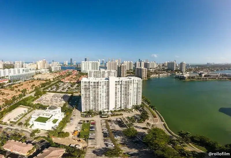 2 bedroom 2 bath Residential for sale at 2801 NE 183rd St # 709W, Aventura FL 33160