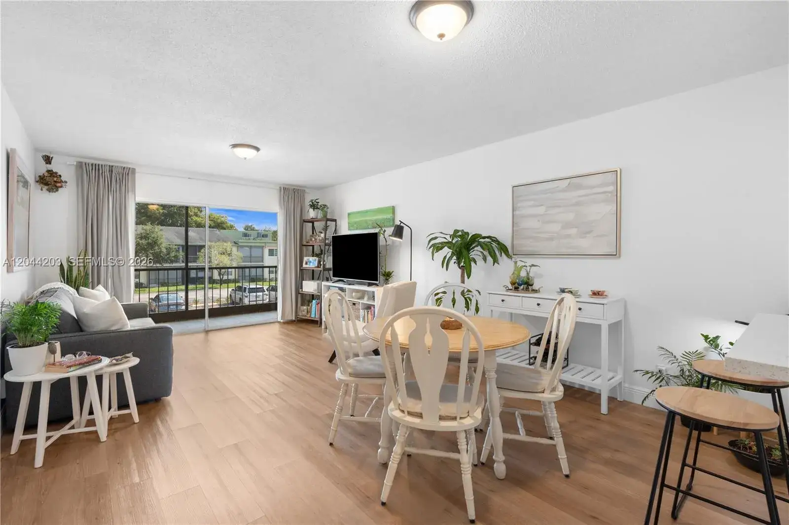 2 bedroom 1 bath Residential for sale at 4161 NW 90th Ave # 206, Coral Springs FL 33065