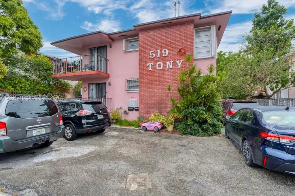 2 bedroom 1 bath Residential Lease for rent at 519 NW 10th Ave # 3, Miami FL 33136