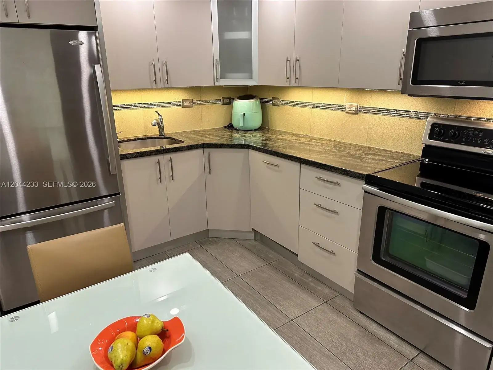 2 bedroom 2 bath Residential for sale at 6039 Collins Ave # 1205, Miami Beach FL 33140