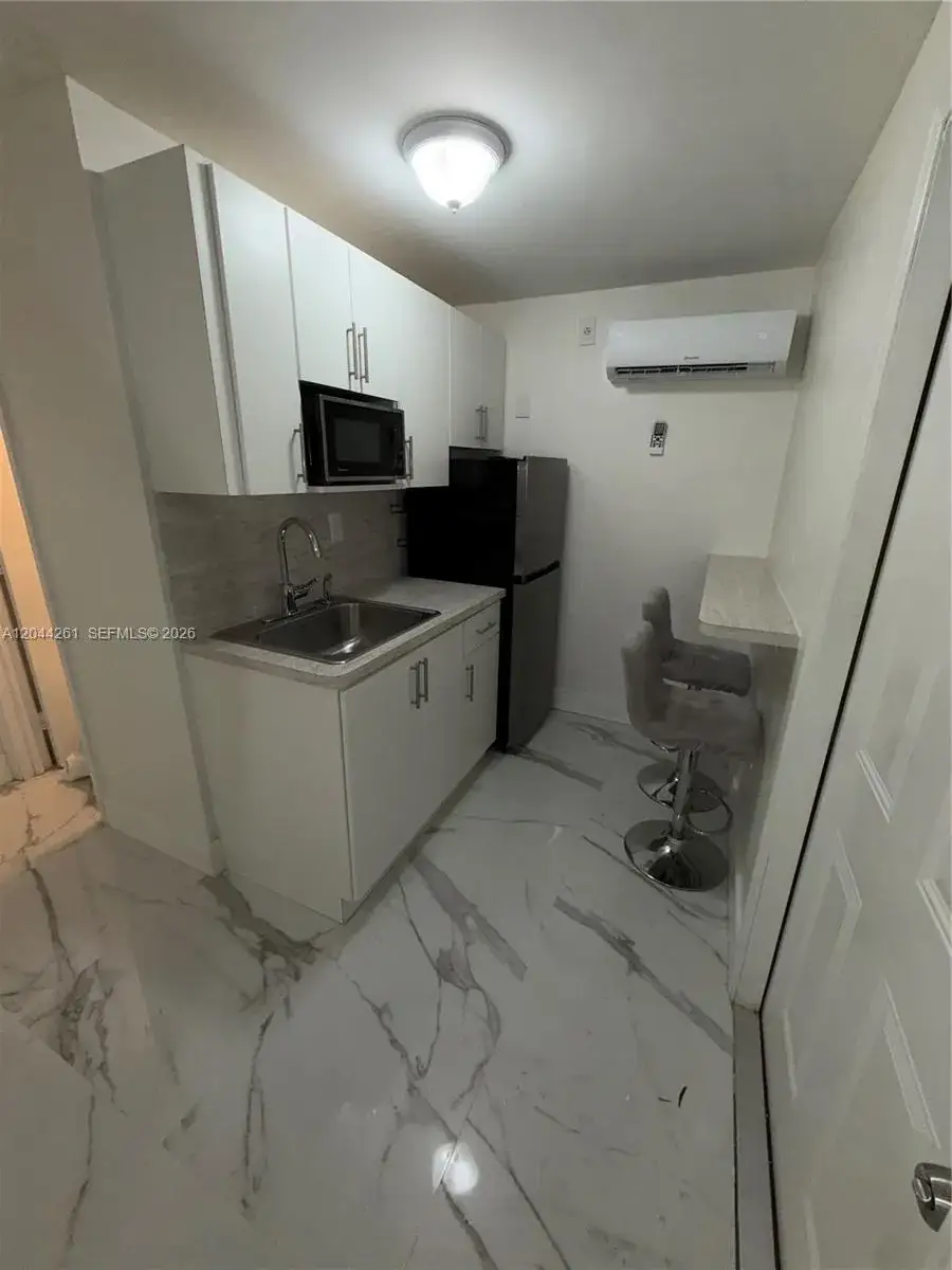 1 bedroom 1 bath Residential Lease for rent at 6497 W 8th Ln # 6497, Hialeah FL 33012