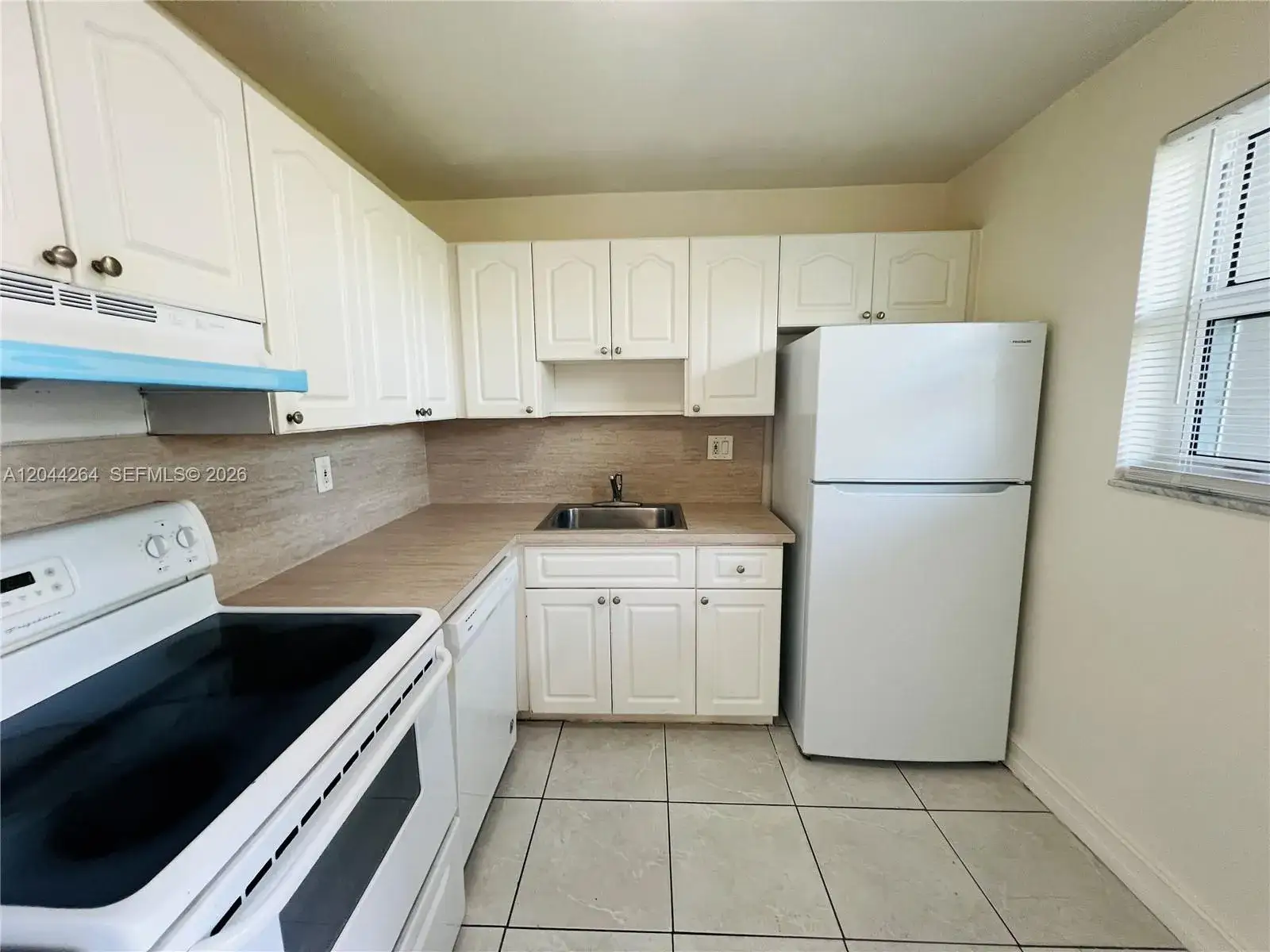 1 bedroom 1 bath Residential Lease for rent at 2050 NW 89th Ave # 108, Pembroke Pines FL 33028