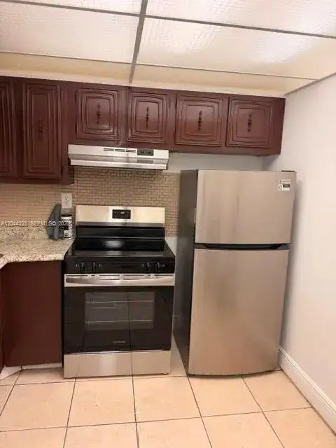 1 bedroom 1 bath Residential Lease for rent at 498 NW 165th St Rd # 204, Miami FL 33169