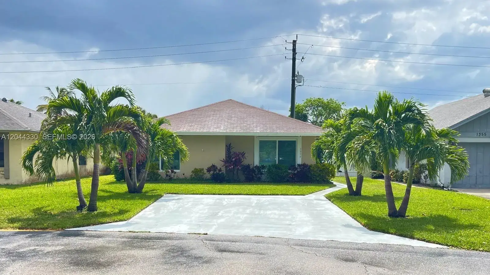 3 bedroom 2 bath Residential for sale at 1359 Summit Run Cir, West Palm Beach FL 33415