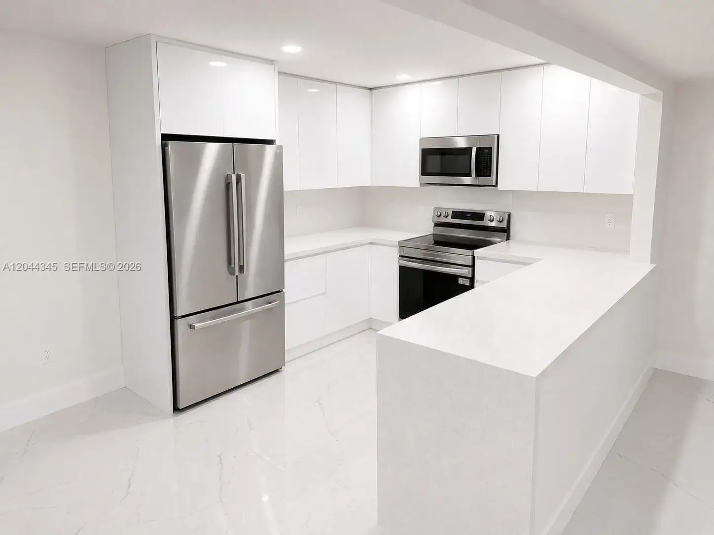 2 bedroom 2 bath Residential Lease for rent at 479 NE 210th Cir Ter # 28, Miami FL 33179