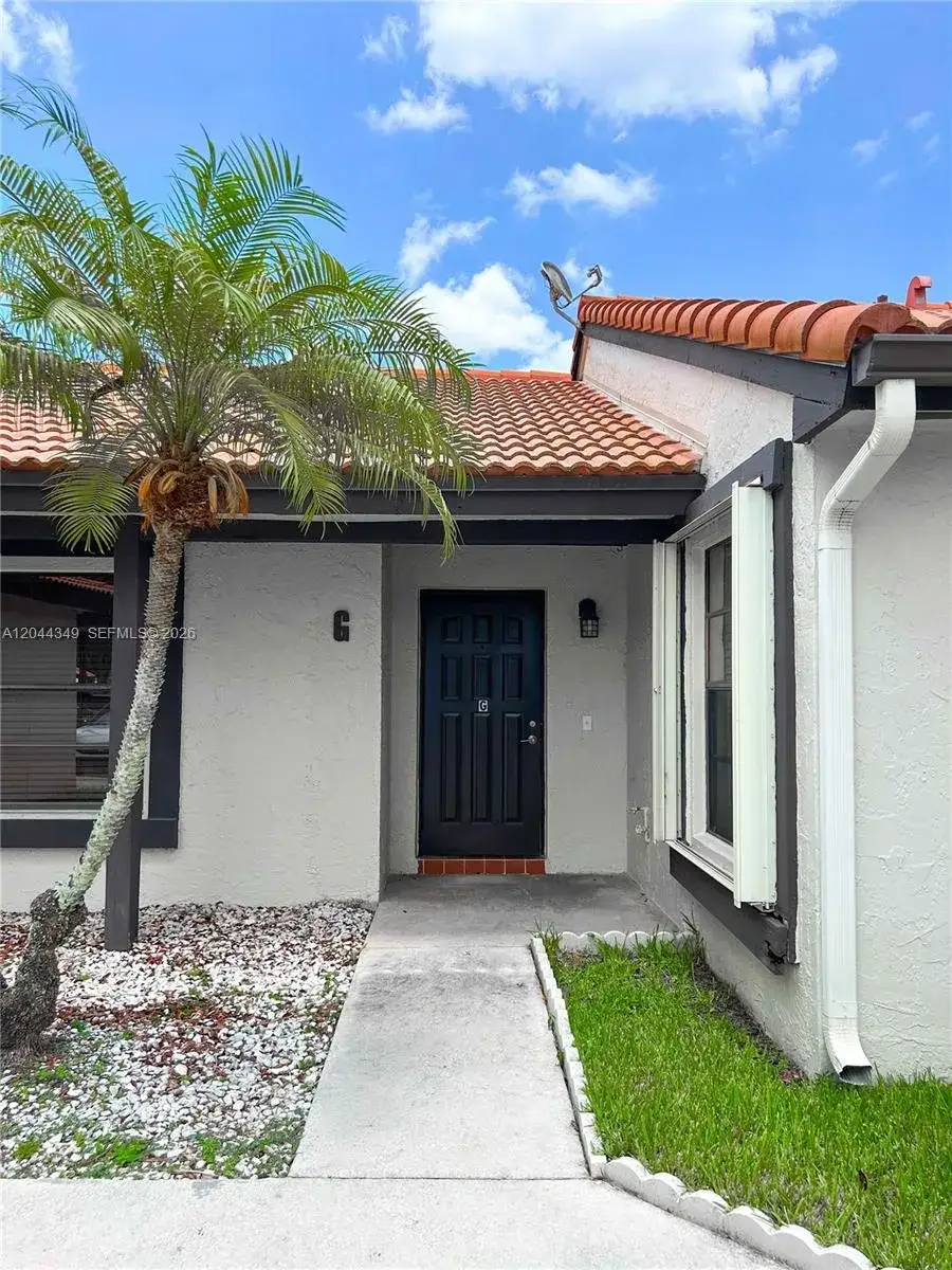 1 bedroom 1 bath Residential for sale at 14970 SW 48th Ter # 27G, Miami FL 33185