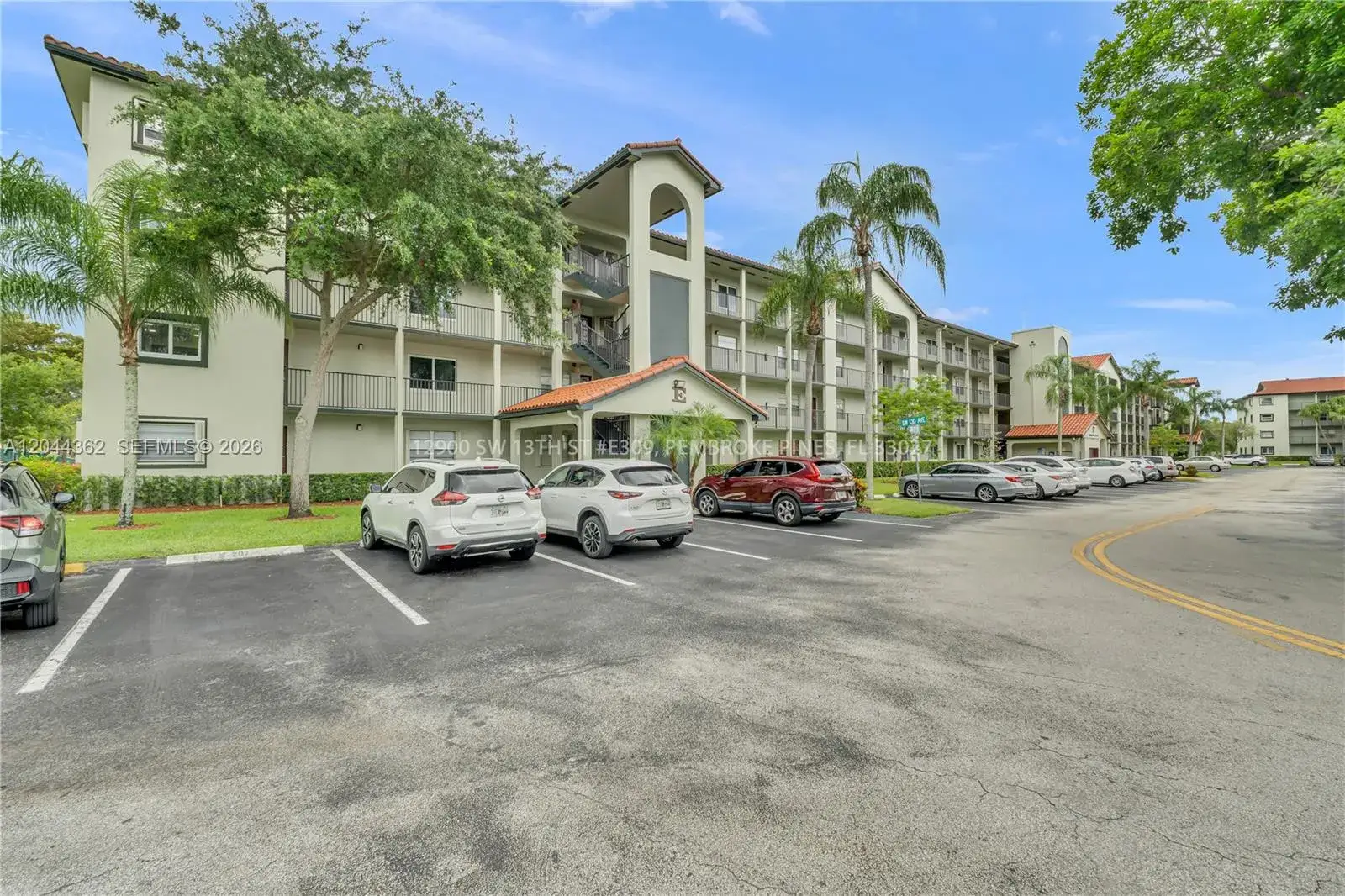 2 bedroom 2 bath Residential for sale at 12900 SW 13th St # 309E, Pembroke Pines FL 33027