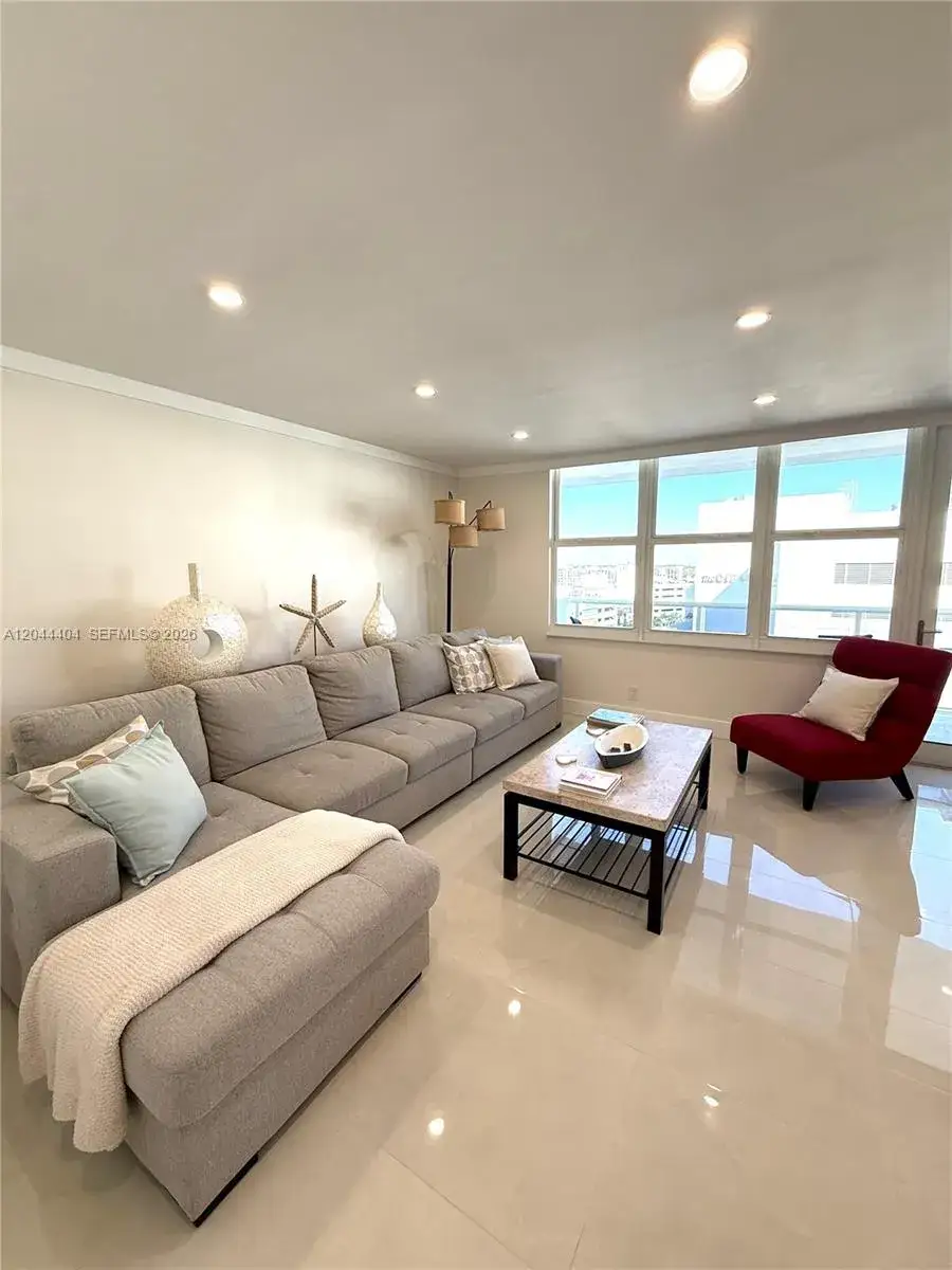 1 bedroom 1 bath Residential Lease for rent at 3725 S Ocean Dr # 1225, Hollywood FL 33019