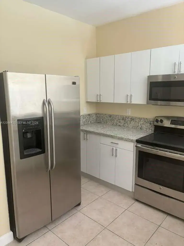 3 bedroom 2 bath Residential Lease for rent at 1663 SE 27th Dr # 207, Homestead FL 33035
